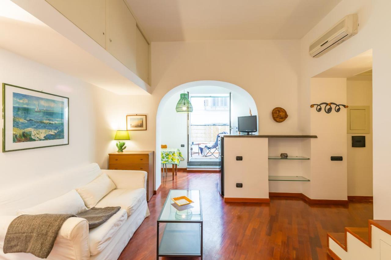 Parthenope'S Eye On The Seafront By Napoliapartments Exteriér fotografie
